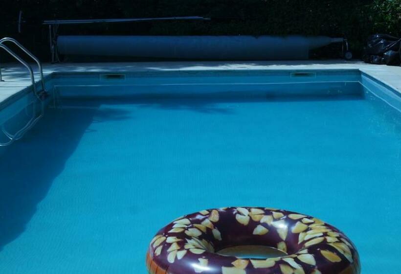 ベッドアンドブレックファースト Mas Grimaud   Gîte  Studio Et Chambres D Hôtes Familiales