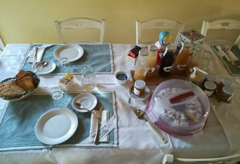 فندق Agriturismo Poggio Sassineri