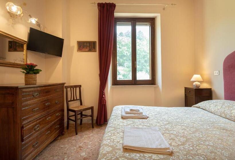 هتل Agriturismo Villa Val D Olivi