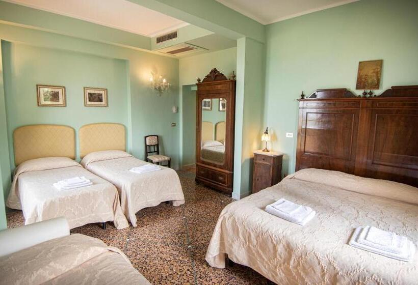 هتل Agriturismo Villa Val D Olivi