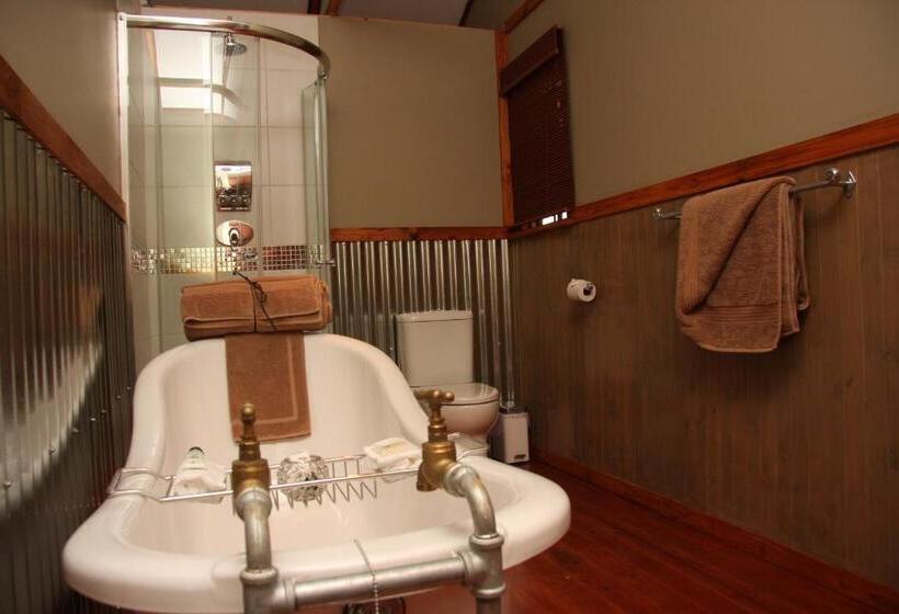 膳宿费 5th Seasons Guesthouse