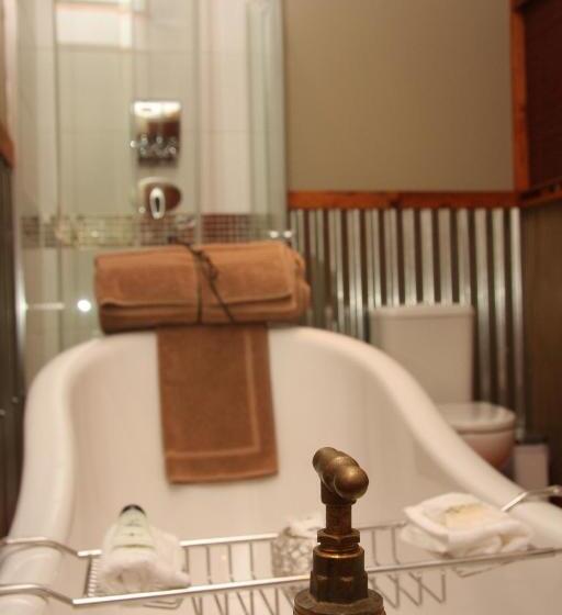 膳宿费 5th Seasons Guesthouse