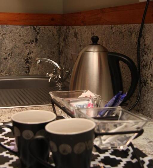 膳宿费 5th Seasons Guesthouse