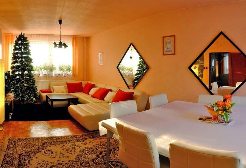 פנסיון 7 Star Wishes