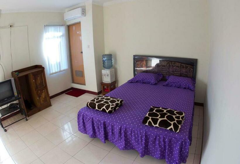 بنسيون Crown Guest House