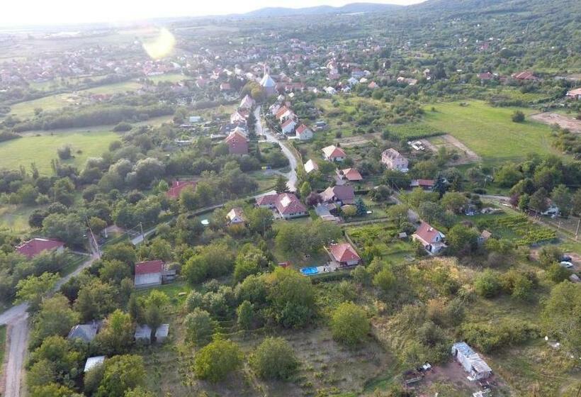 Пансион Cseresznyevirág Vendégházak