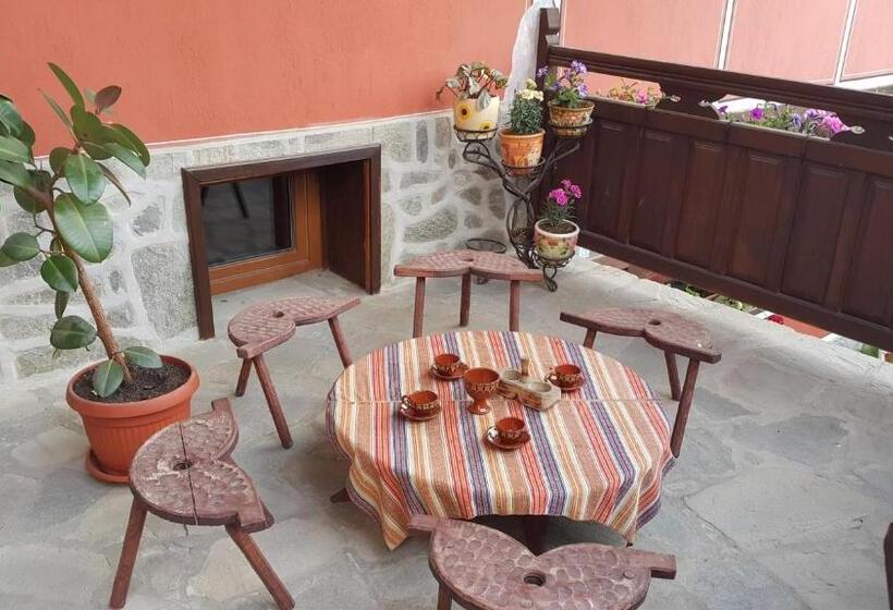 膳宿费 Denis Guest House