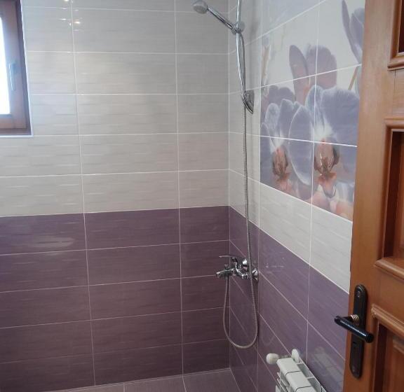 膳宿费 Denis Guest House