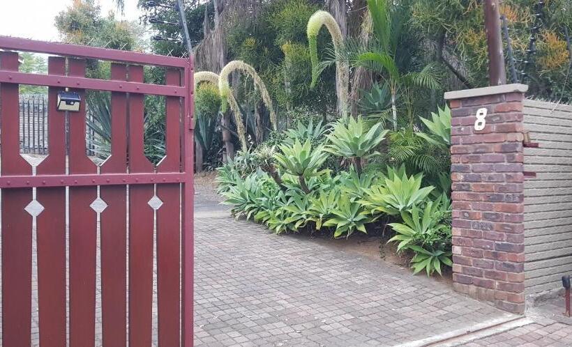 膳宿费 Dome Home Accommodation