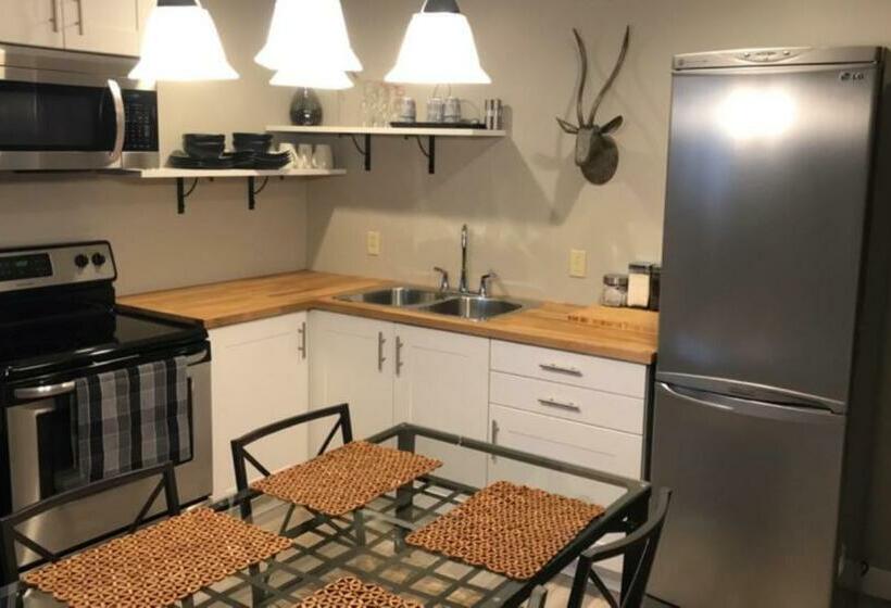 펜션 Four Cedars Accommodation