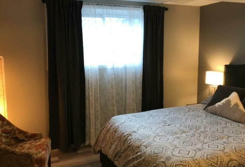 بنسيون Four Cedars Accommodation