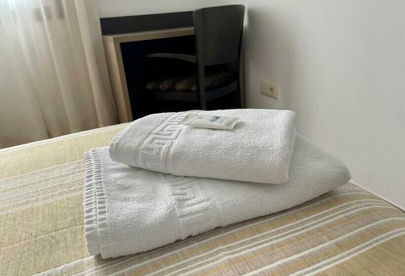 پانسیون Hostal Eden