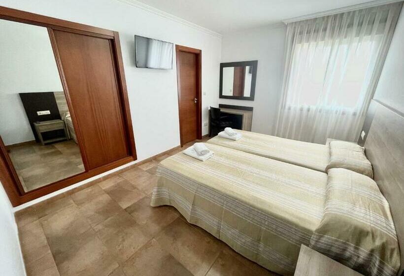 پانسیون Hostal Eden