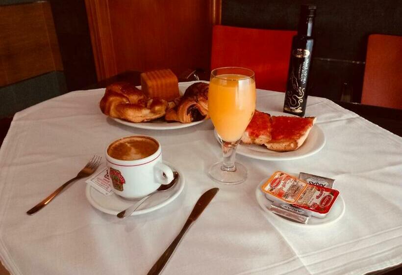 پانسیون Hostal Eden