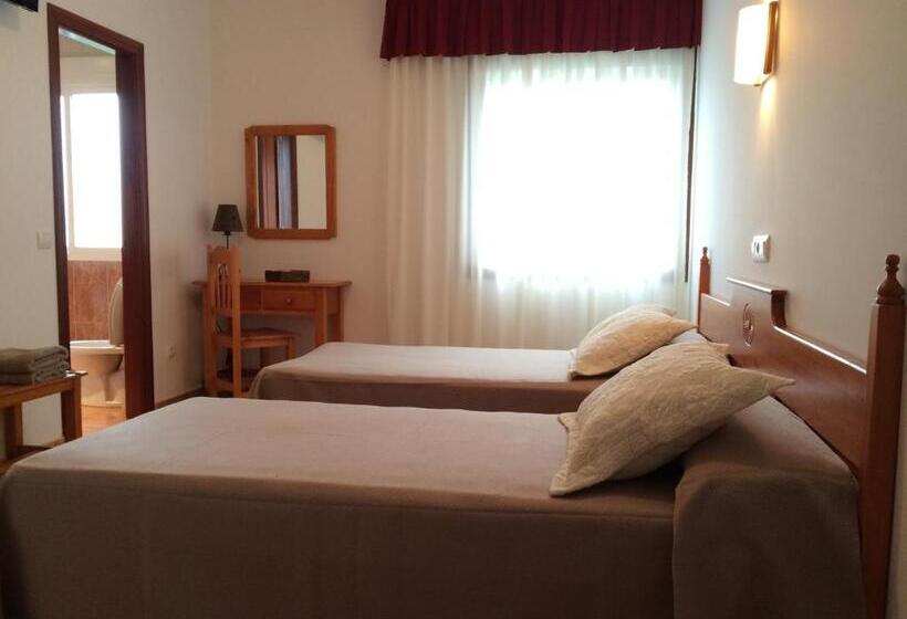 پانسیون Hostal Eden