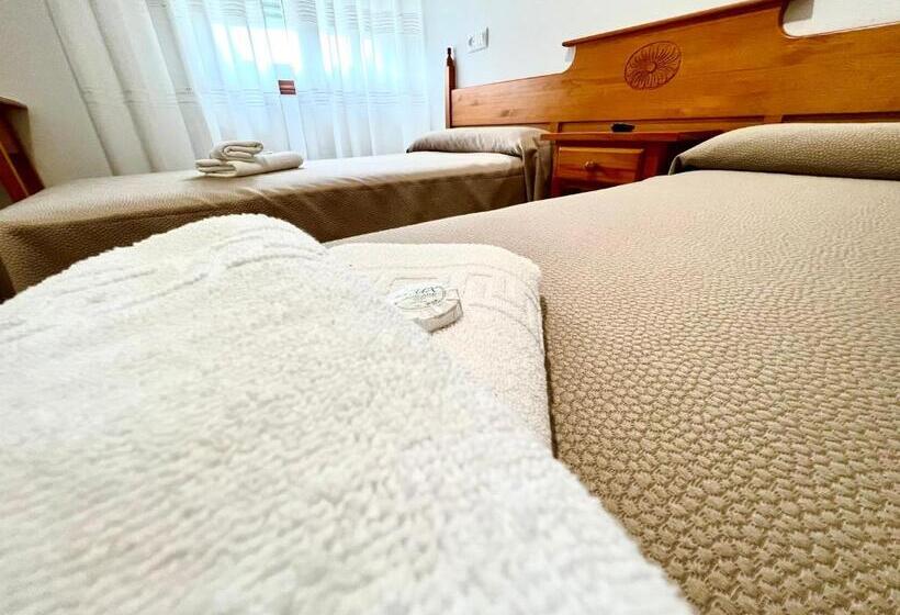 پانسیون Hostal Eden