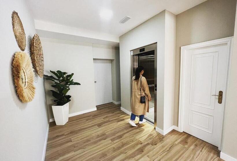 پانسیون Hostal Eden