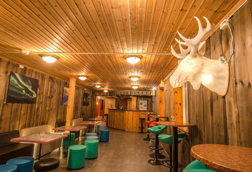 פנסיון Lyngseidet Gjestegård As