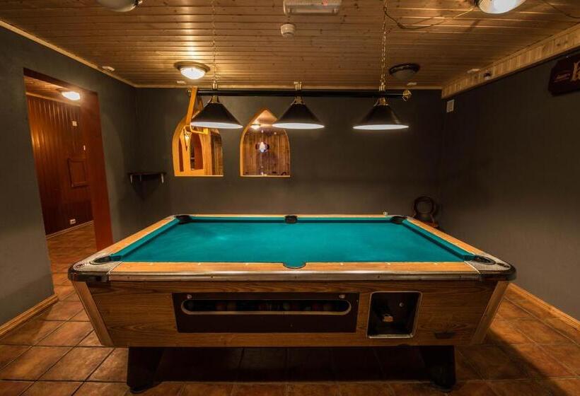 פנסיון Lyngseidet Gjestegård As