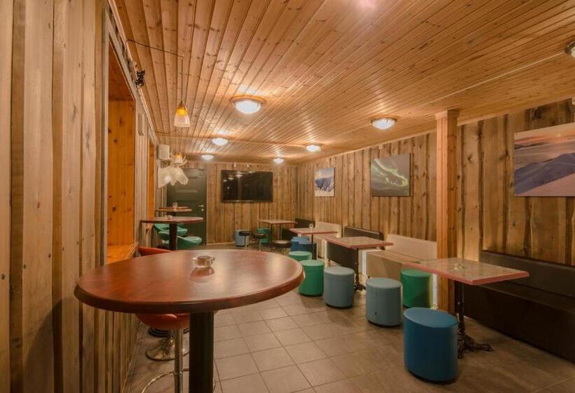 פנסיון Lyngseidet Gjestegård As