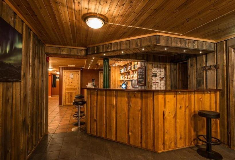 פנסיון Lyngseidet Gjestegård As