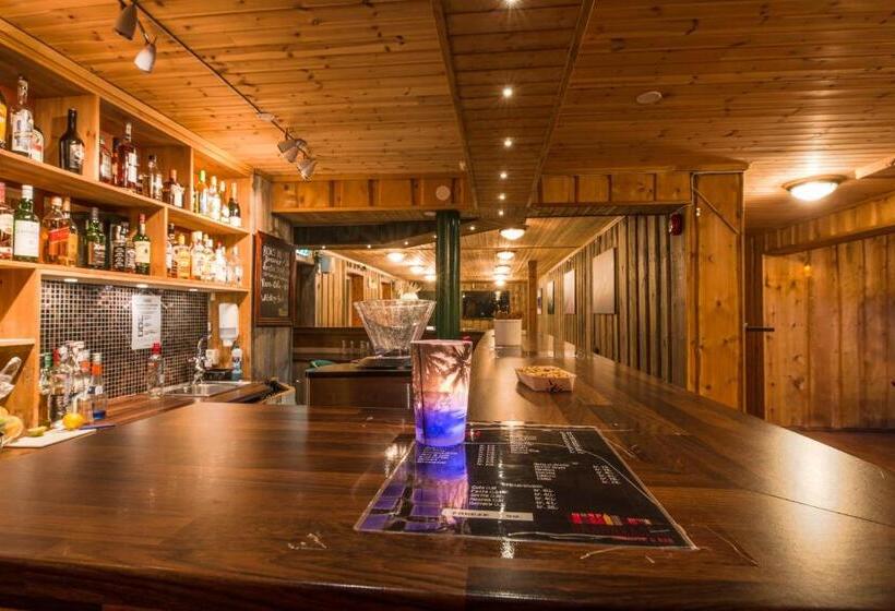 פנסיון Lyngseidet Gjestegård As