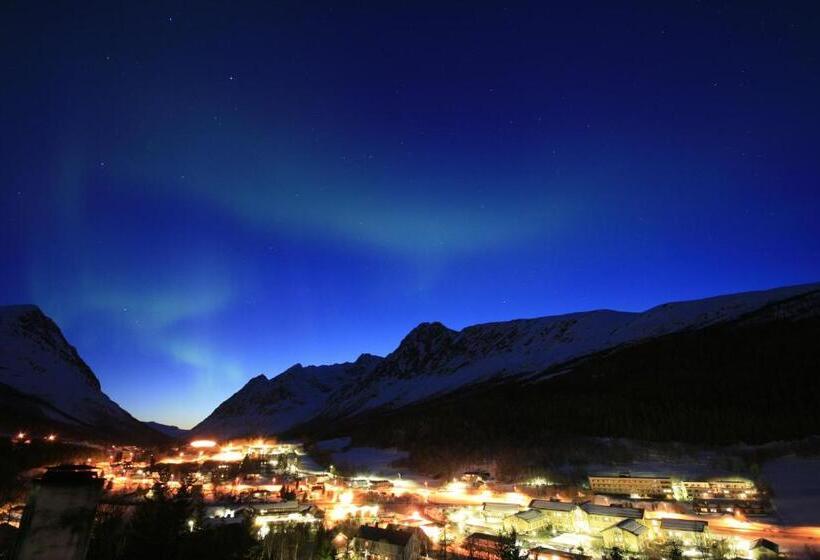 פנסיון Lyngseidet Gjestegård As