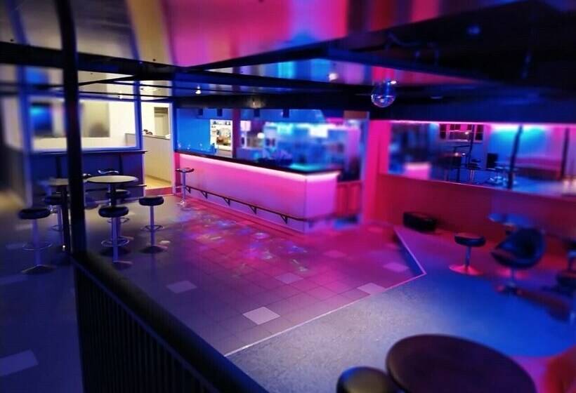 פנסיון Lyngseidet Gjestegård As