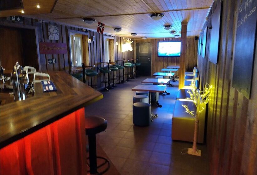 פנסיון Lyngseidet Gjestegård As