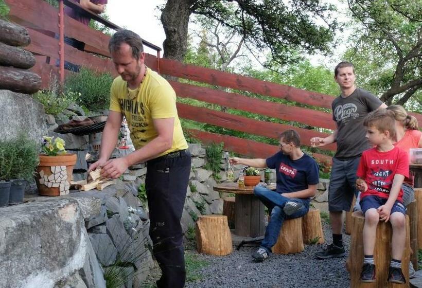 ペンション Ubytovanie Klinger   Chata Nad Jazerom