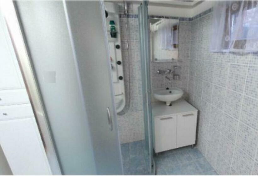 膳宿费 Vila Strážan