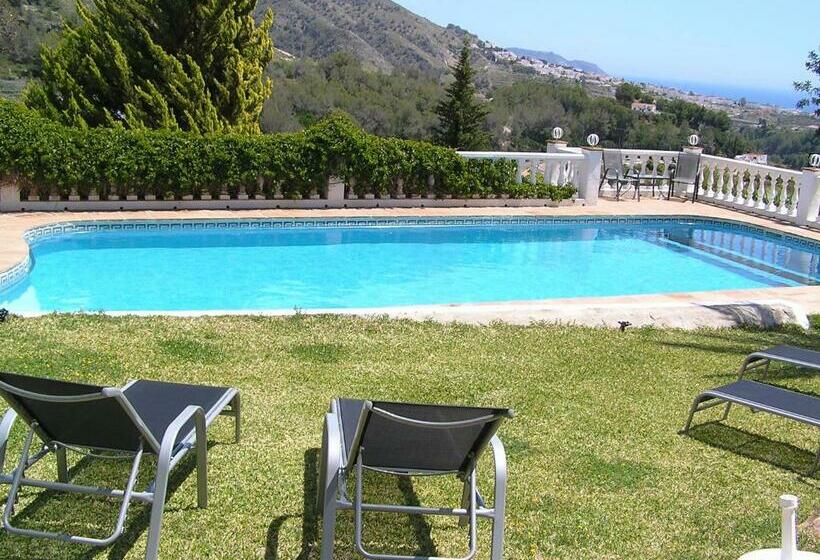 Villa Morera Bed & Breakfast