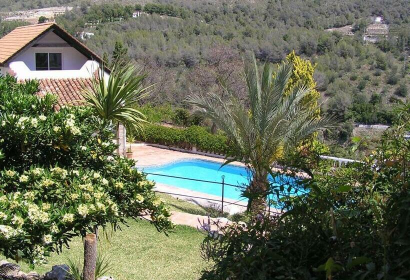 Villa Morera Bed & Breakfast