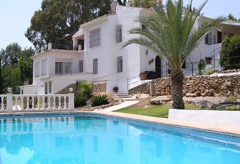 Villa Morera Bed & Breakfast