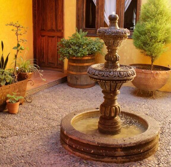 호스텔 Meson Luna Sacra