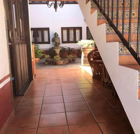 호스텔 Meson Luna Sacra