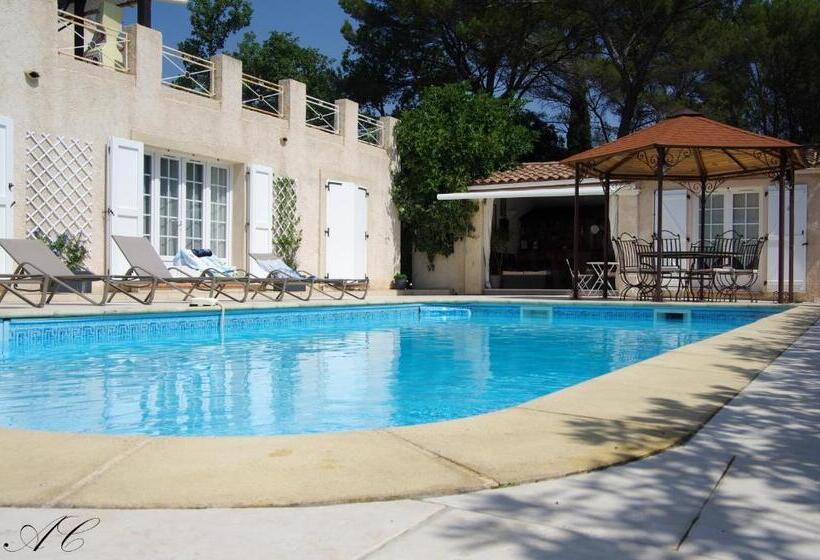 Chez Isabelle Et Guy B&b