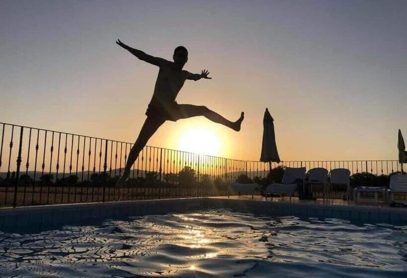 فندق Agriturismo Oasi Del Pianettino