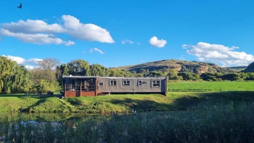 בית מלון כפרי Fairview Estates