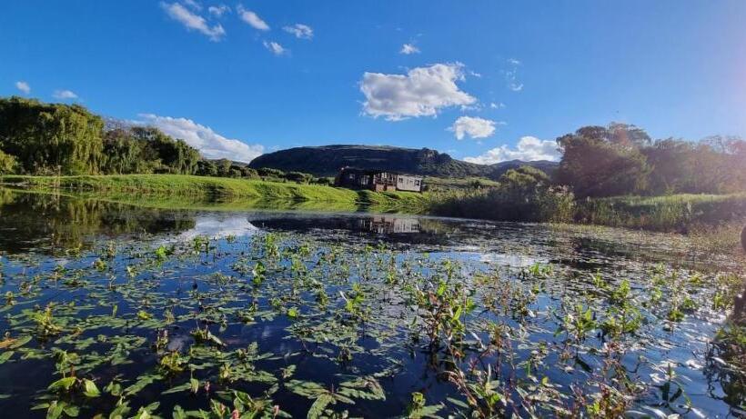 בית מלון כפרי Fairview Estates