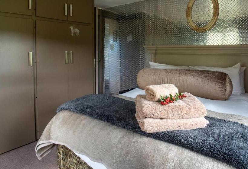 בית מלון כפרי Fairview Estates