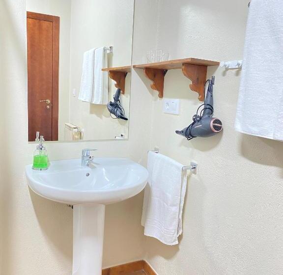 פנסיון Casa Sara