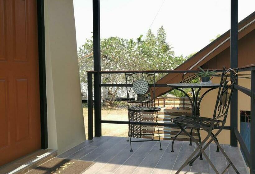 פנסיון Chaisuk Bungalow