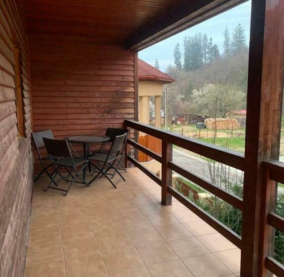 Пансион Dorf Haus Valiug