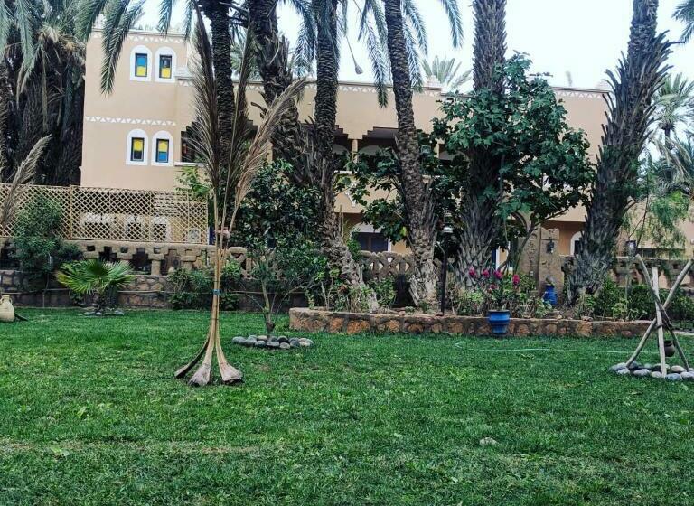 پانسیون Gite D Etape Amced