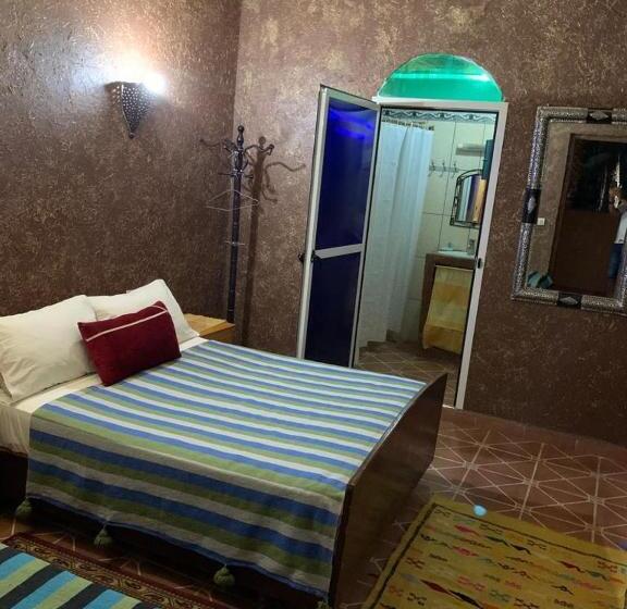 پانسیون Gite D Etape Amced