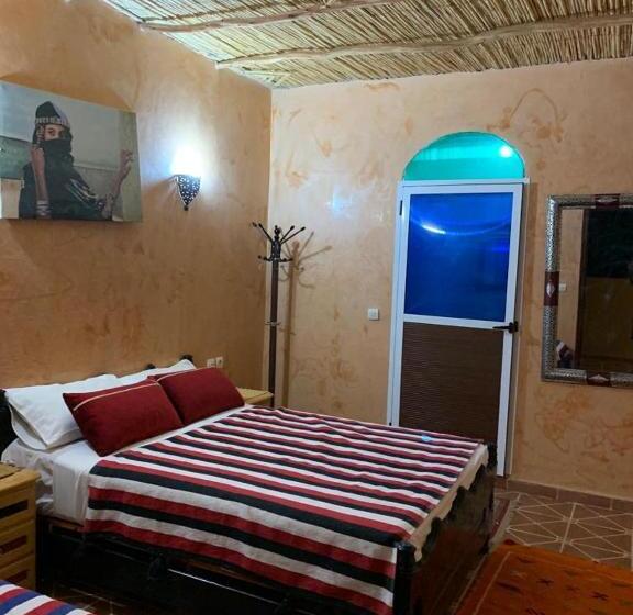 پانسیون Gite D Etape Amced