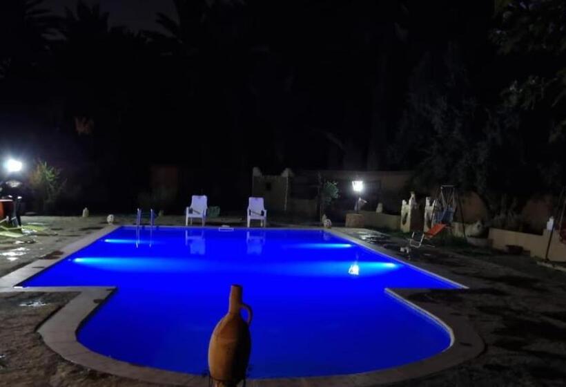 پانسیون Gite D Etape Amced