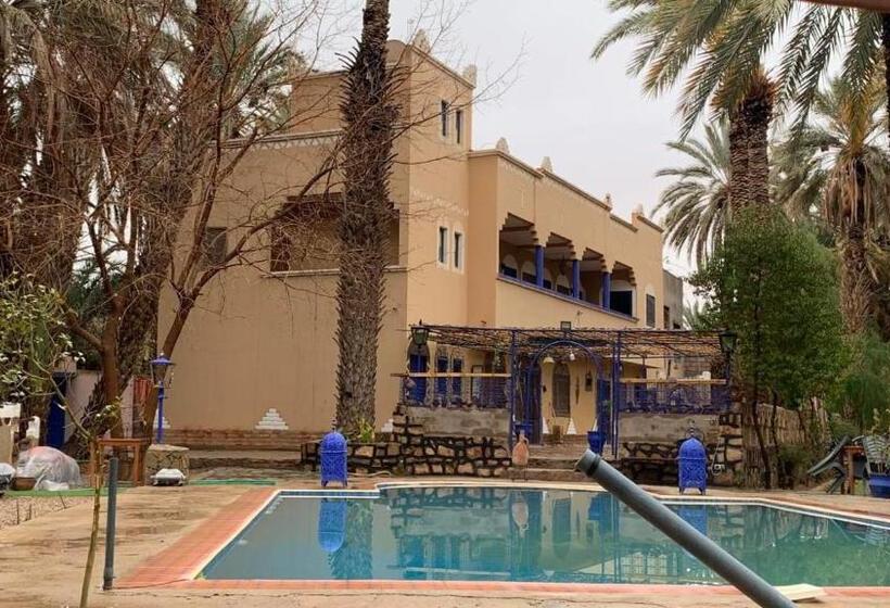 پانسیون Gite D Etape Amced