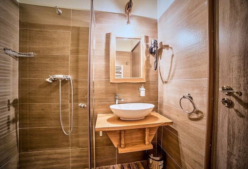 膳宿费 La Maisonnette